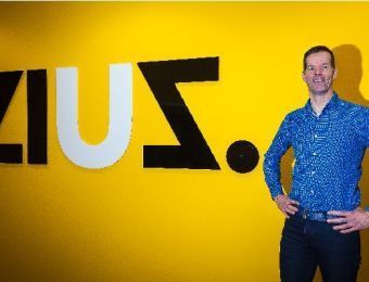 Ziuz komt van Zeus, de allesziener. Treffend voor hun project POLAR.
